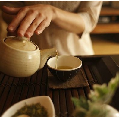 喝绿茶信阳毛尖到底对人身都有哪些好处？