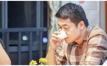 揭秘秋冬季节喝什么茶最养生！冬季适合喝什么茶_冬季喝茶有什么好处