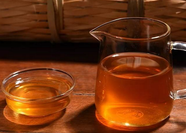  黑茶的饮用禁忌是什么 黑茶泡水喝有什么注意事项吗