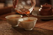  发酵白茶的功效与作用是什么 饮用发酵白茶的益处和禁忌