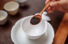  正山小种红茶价格铁盒 2020正山小种红茶一斤多少钱