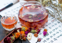  花茶搭配大全功效和作用 玫瑰花茶的这四种组合好喝又健康