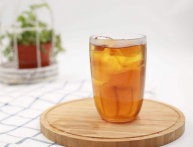  红茶配柠檬有什么功效 红茶和柠檬泡水喝效果是什么