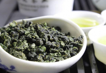 乌龙茶是绿茶吗 乌龙茶的冲泡方法 泡乌龙茶使用什么茶具