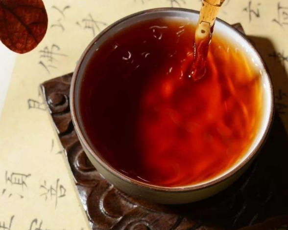  怎样冲泡祁门红茶的方法与技巧 泡祁门红茶的注意事项 红茶用什么茶具