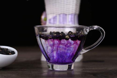  黑枸杞茶的功效与作用是什么 黑枸杞茶有提升免疫力等功效