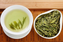  明前绿茶多少钱一斤 明前绿茶的价格 影响明前绿茶价钱的要素