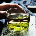  饮料绿茶的功效与作用有哪些 饮料绿茶的好处和坏处是什么
