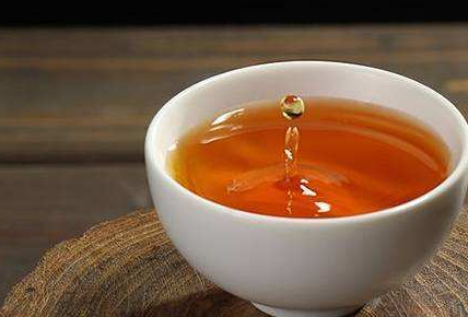  红茶的功效与好处 红茶能提神和缓解疲劳 还有抗炎和杀菌的作用