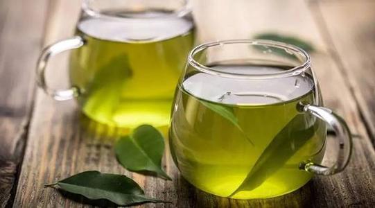  绿茶是否减肥 经常喝绿茶能减肥吗 绿茶的功效与作用