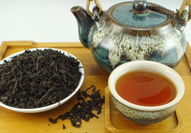  正山小种红茶有什么作用 喝红茶有提神醒脑和消除疲劳的好处