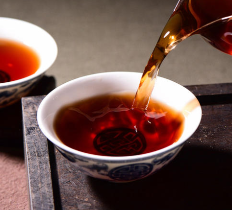  男人喝红茶的好处与缺点 红茶有什么功效与作用 红茶的副作用