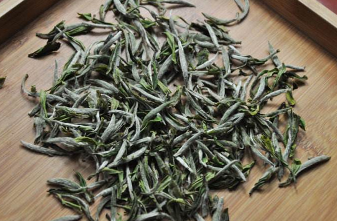  炒青绿茶的功效 炒青绿茶的用途 炒青绿茶的冲泡