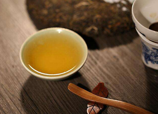  每天喝普洱茶的好处 普洱生茶和熟茶有什么不一样