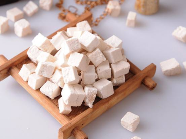  茯苓多少钱一斤 2020茯苓正常的市场价格介绍