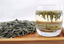  白茶制作步骤 白茶的功效 有消暑解毒和杀菌消炎的作用