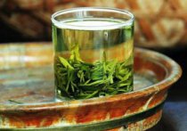  绿茶喝多了有什么坏处 经常喝绿茶对哪些人群有影响