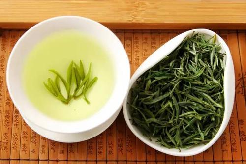  绿茶有什么功效 经常饮用绿茶有哪些益处