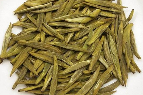  绿茶和黄茶的区别 绿茶的形状 黄茶和绿茶的制作工艺元什么不同