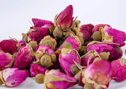  男士玫饮用玫瑰花茶的副作用 饮用玫瑰花茶注意事项