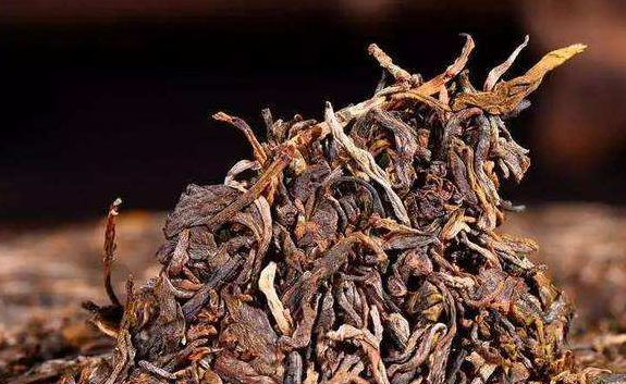  黑茶的饮用方法 黑茶和什么材料搭配喝效果好 黑茶的功效