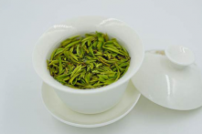 <b> 古丈毛尖茶有什么好处 古丈毛尖能降血脂和护齿明目吗</b>