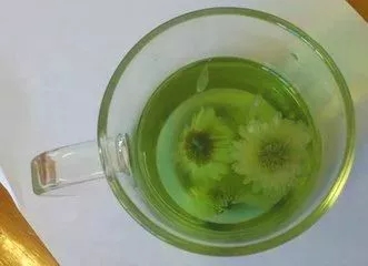  菊花茶为什么会变绿 菊花茶变绿后可以喝吗