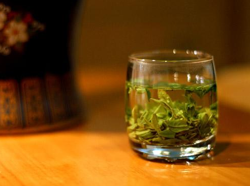  绿茶的饮用方法 绿茶与什么搭配喝最好 每天什么时候喝绿茶最好