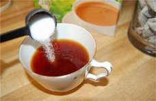  茶叶放糖的功效与作用 荼叶加冰糖有什么作用
