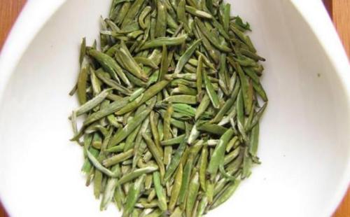  女孩经常饮用绿茶有什么坏处 饮用绿茶需要注意什么