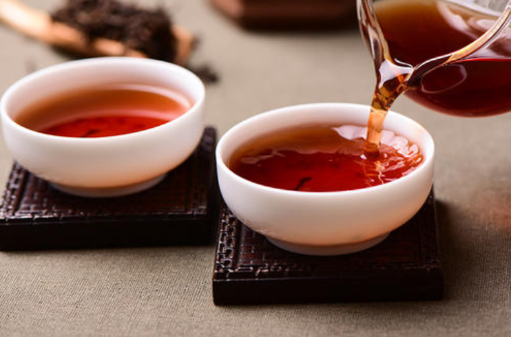  普洱茶的功效有哪些 喝普洱茶造成不良反应的原因