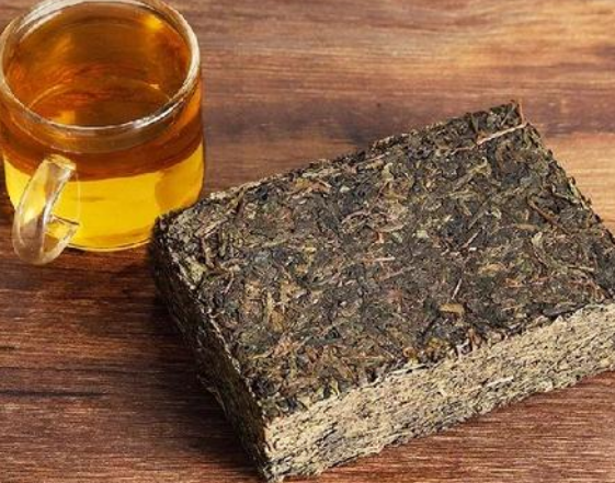  茯砖茶是由什么茶制成的 泾阳茯砖茶生产工艺 金花是什么