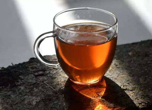  什么时候喝茶更好 喝茯砖茶的最佳季节 茯砖茶的功效