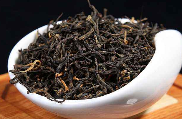 喝黑茶导致腹泻的原因 喝黑茶的副作用 什么人群不适合喝黑茶