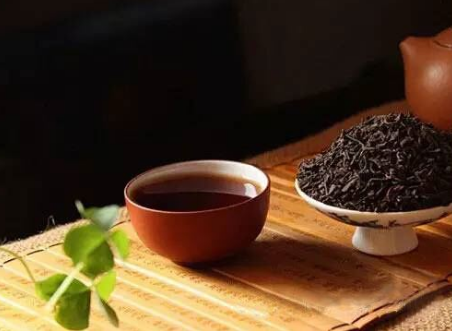  普洱熟茶的品质鉴别 判断好熟茶的标准 普洱茶霉变还能喝吗