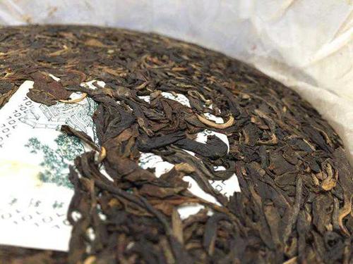  如何根据普洱茶汤的颜色判断普洱成熟茶的成熟度