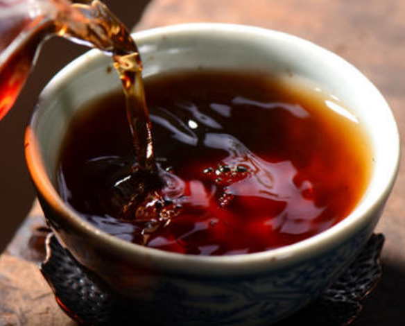  普洱生茶和熟茶的功效 喝普洱生茶好还是喝熟茶好 生茶熟茶的区别