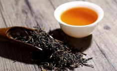  滇红的功效与作用 喝滇红茶有什么好处 滇红茶能延缓衰老