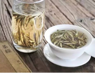  黄茶和绿茶功效的区别 黄茶和绿茶的加工工艺与产地有什么不一样