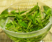  红茶和绿茶有什么不同 滇红茶的五大特色 滇红茶采摘技术