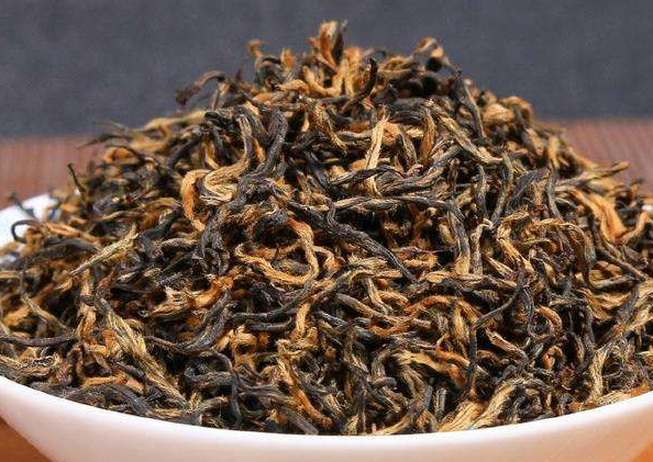  红茶和绿茶的功效与作用 绿茶和红茶适用群体 红茶和绿茶的生产工艺