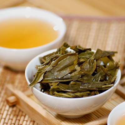  普洱是生茶还是熟茶好 熟茶与陈年生普的利弊分析