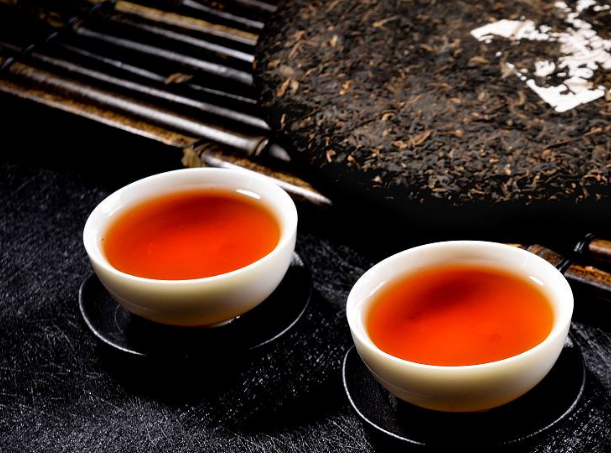 普洱茶是熟茶好还是生茶好 普洱生茶好熟茶有什么不同什么差别