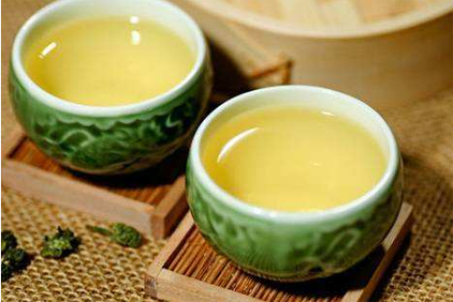  绿茶和普洱茶哪个减肥效果好 喝茶减肥必须注意饮食搭配