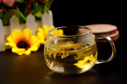  瑰菊花茶的功效和功能 能改善身体疲劳吗