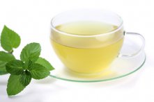  桂圆柠檬菊花茶的功效与禁忌有哪些？喝菊花茶的禁忌与益处